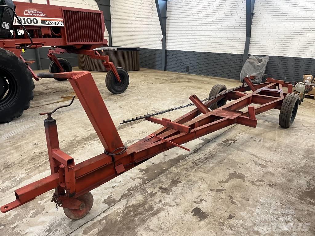 Hesston 8100 Swather-niittokoneet