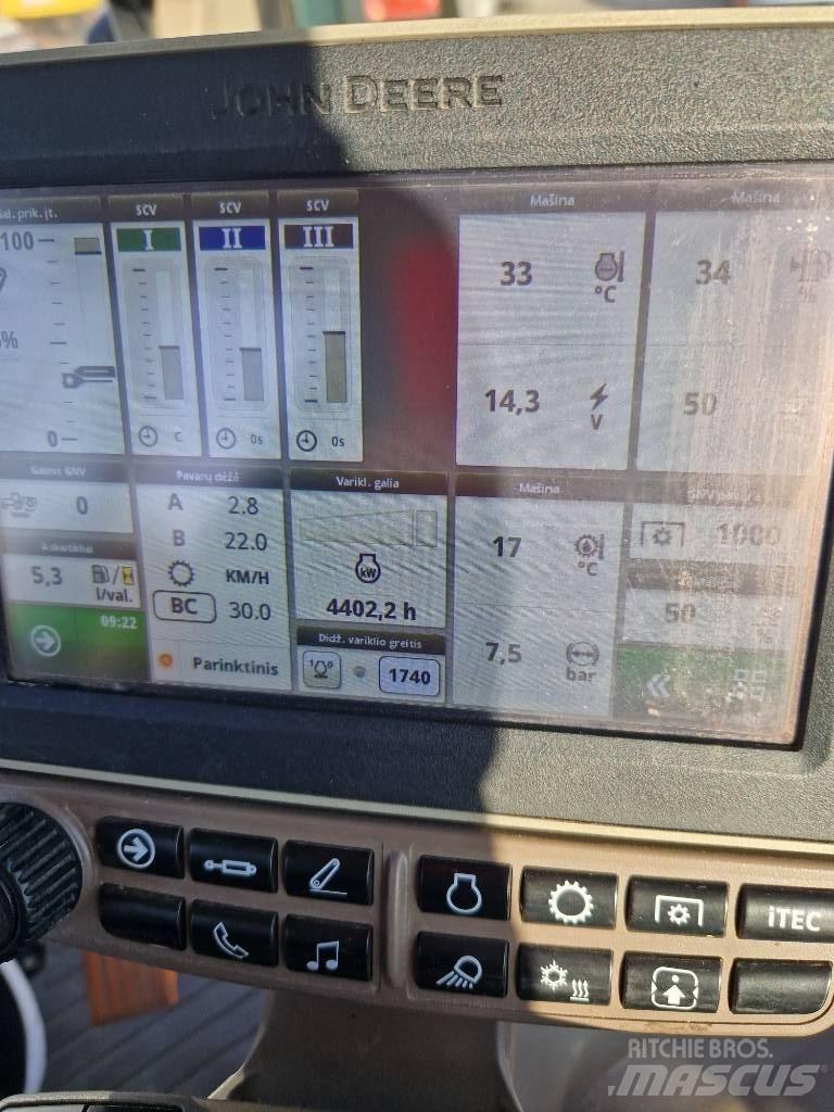John Deere 6215 R Traktorit