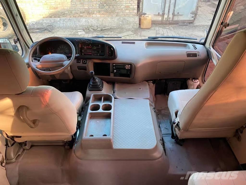 Toyota Coaster Bus Minibussit
