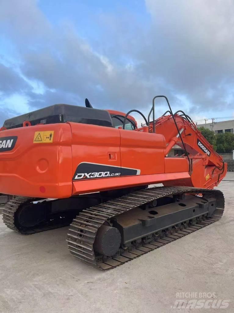 Doosan DX300LC-9C Telakaivukoneet