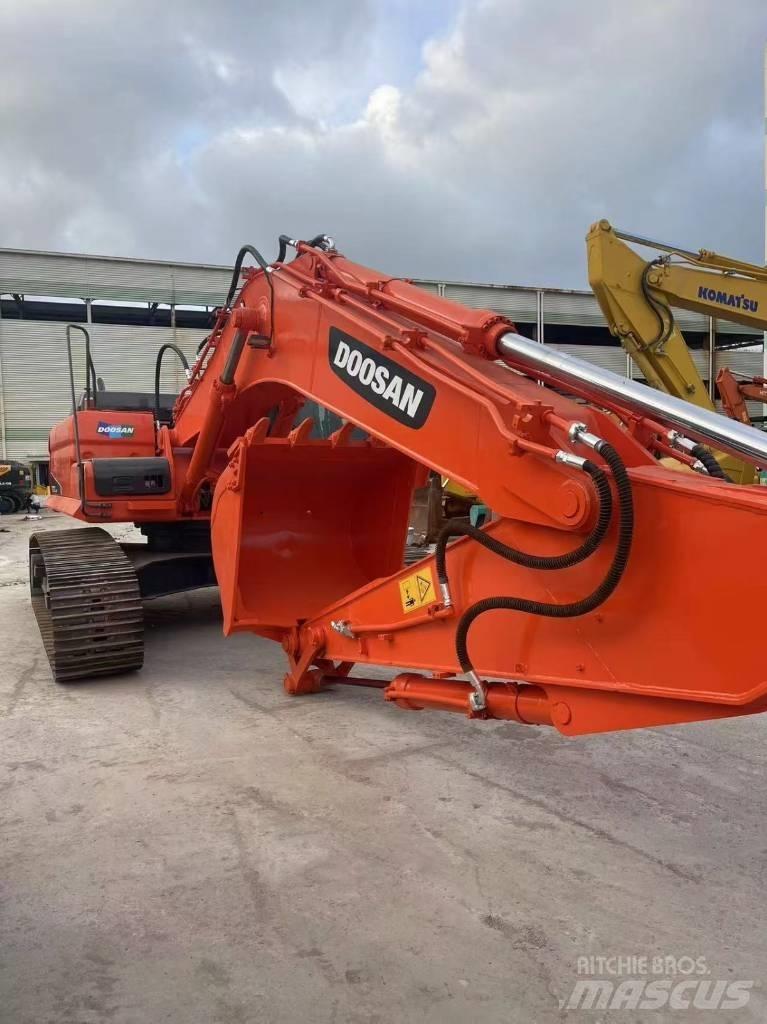 Doosan DX300LC-9C Telakaivukoneet