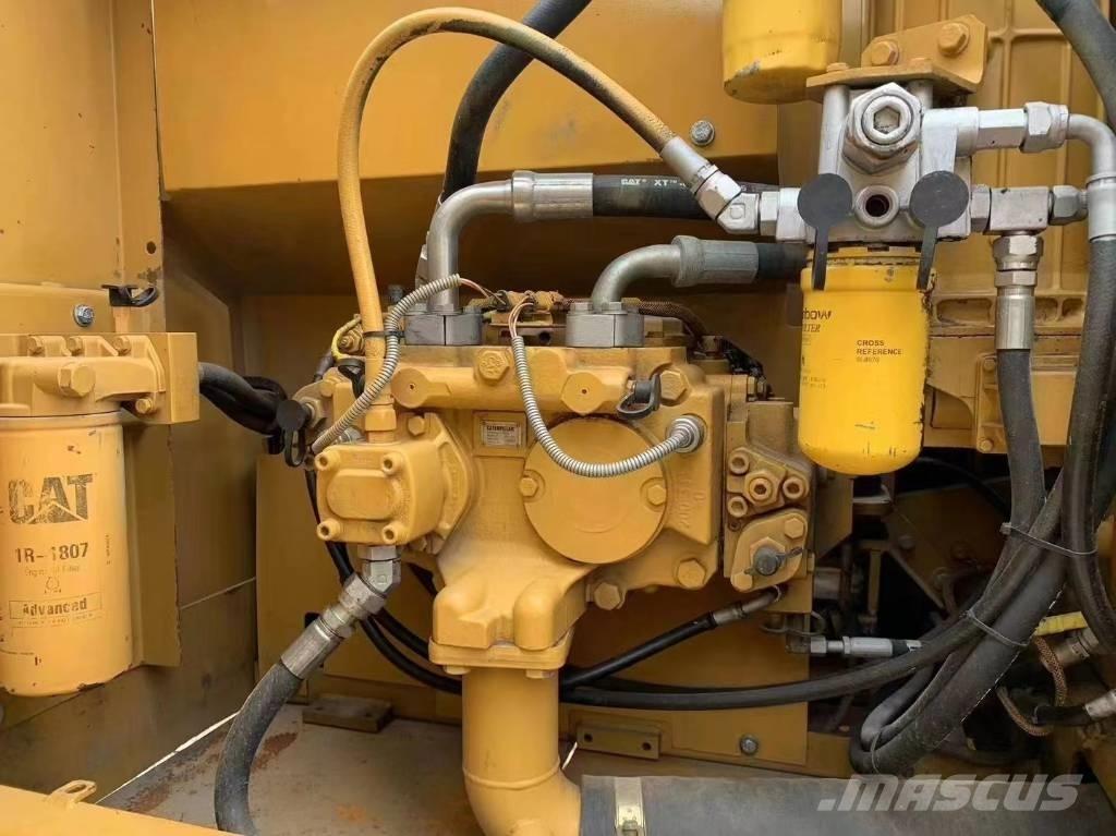CAT 323D Telakaivukoneet
