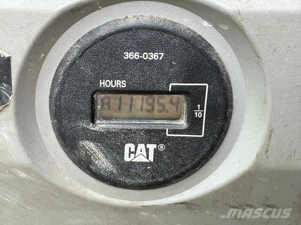 CAT 323E Telakaivukoneet