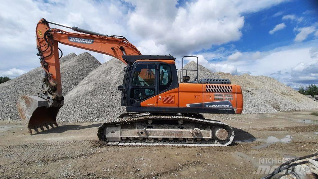 Doosan DX 255 LC-5 Telakaivukoneet