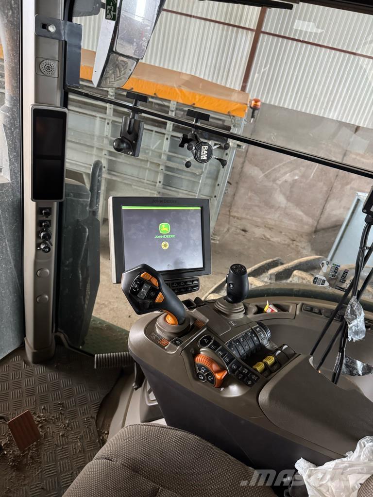 John Deere 7R310 Traktorit