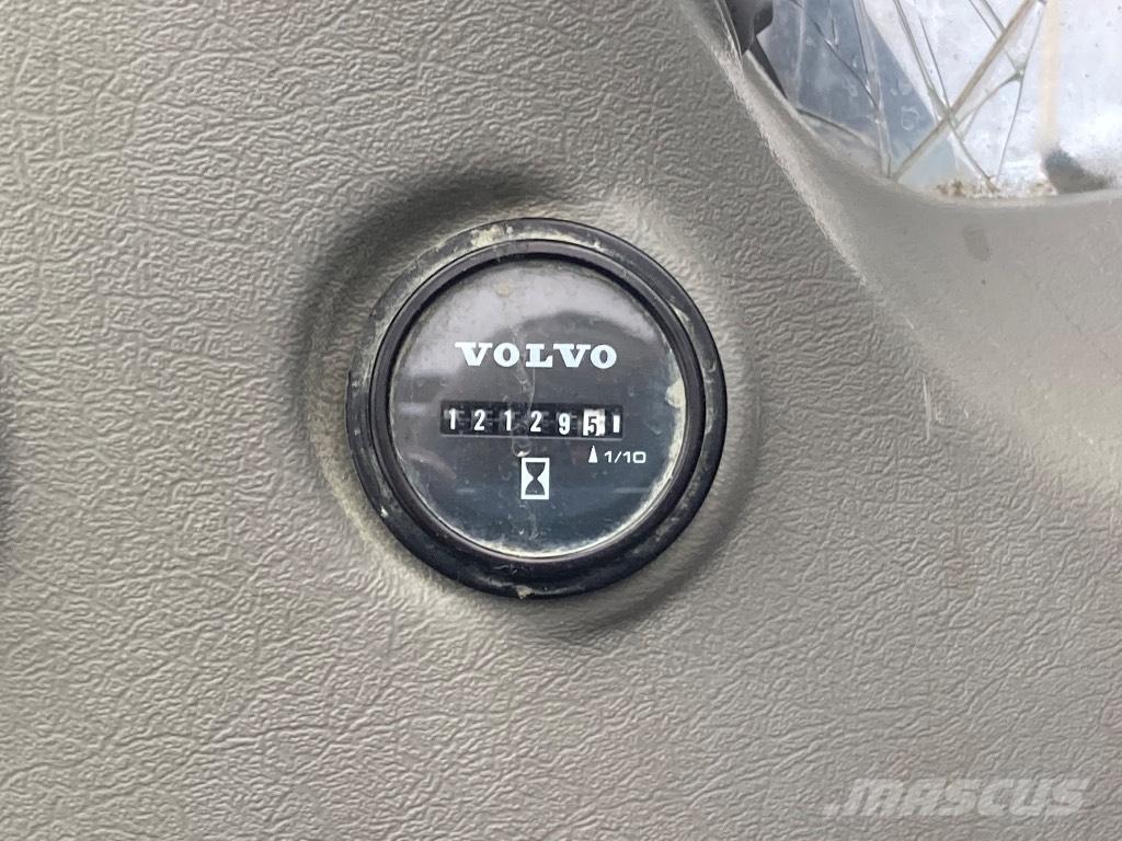 Volvo EC 300 D Telakaivukoneet