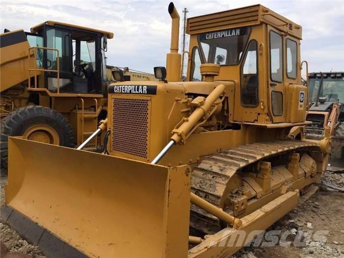 CAT D 6 D Telaketjupuskutraktorit