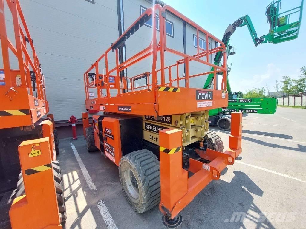 JLG 330 LRT Saksilavat