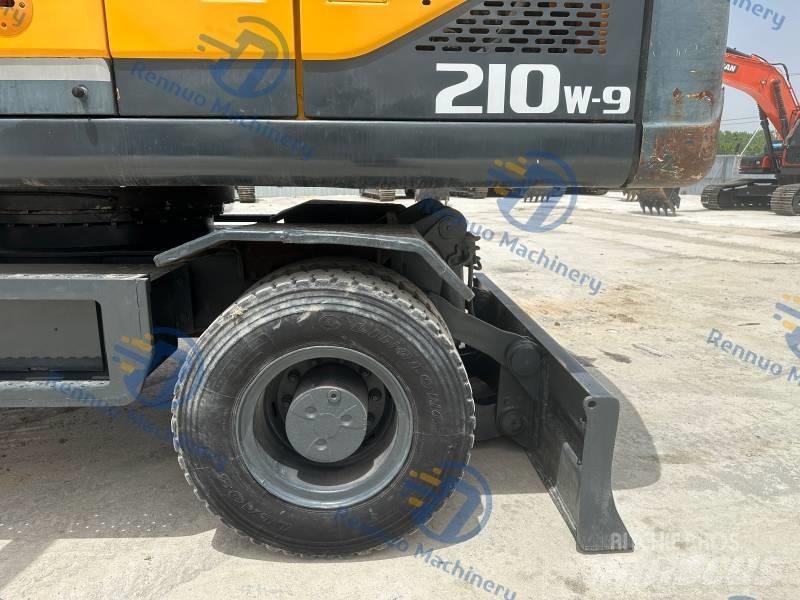 Hyundai R210W-9 Pyöräkaivukoneet