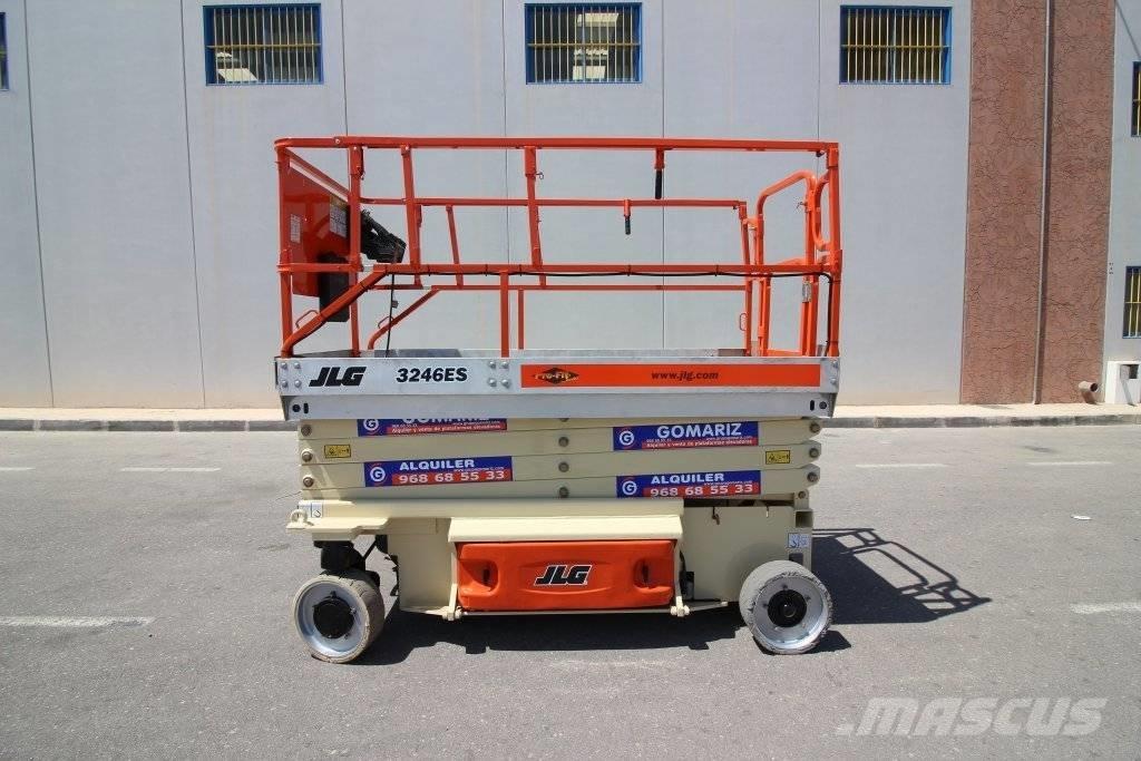 JLG 3246 ES Saksilavat