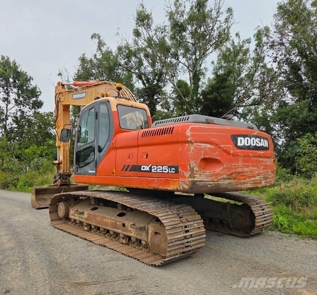 Doosan DX 225 LC Telakaivukoneet