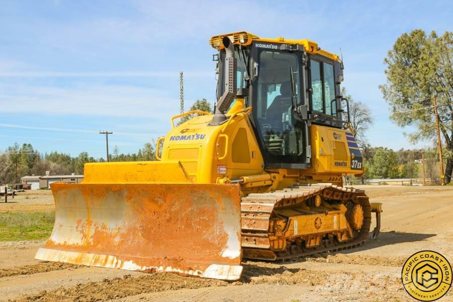 Komatsu D 37 EX Telaketjupuskutraktorit