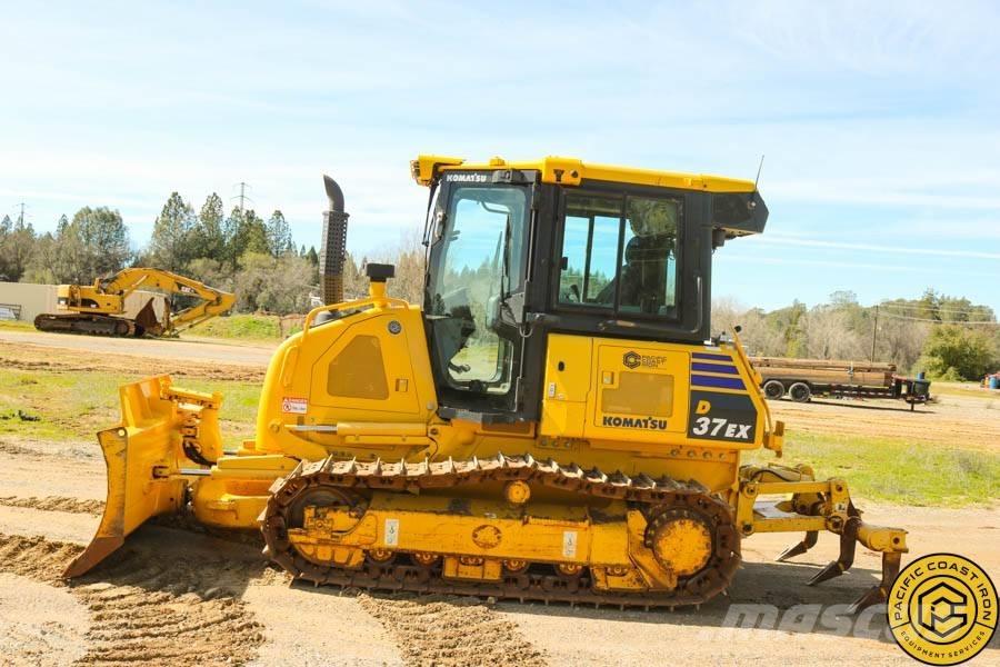 Komatsu D 37 EX Telaketjupuskutraktorit
