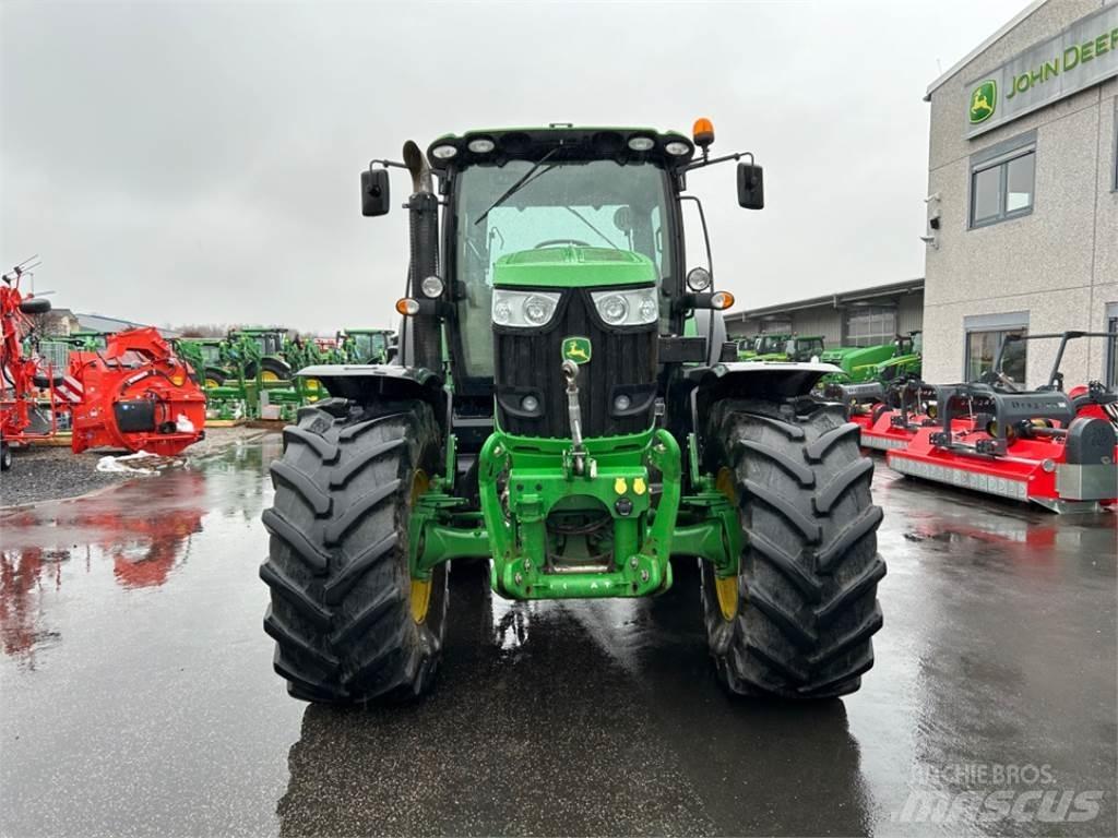 John Deere 6210R Traktorit