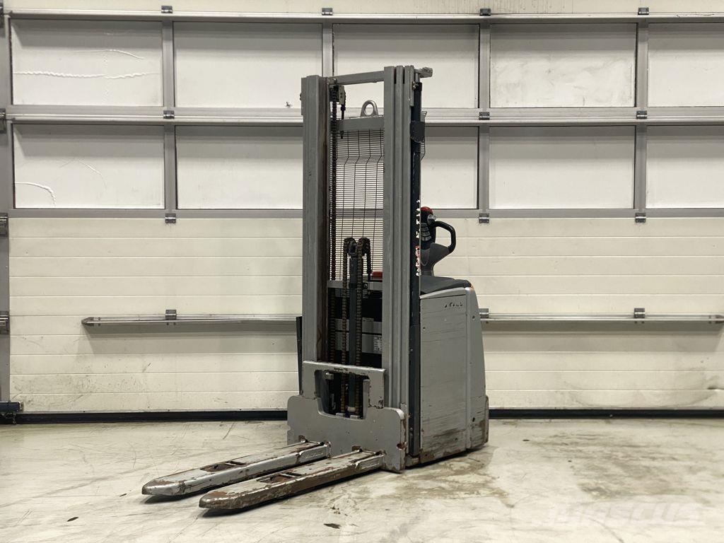 Still EXV14I Käyden ajettavat pinoamistrukit