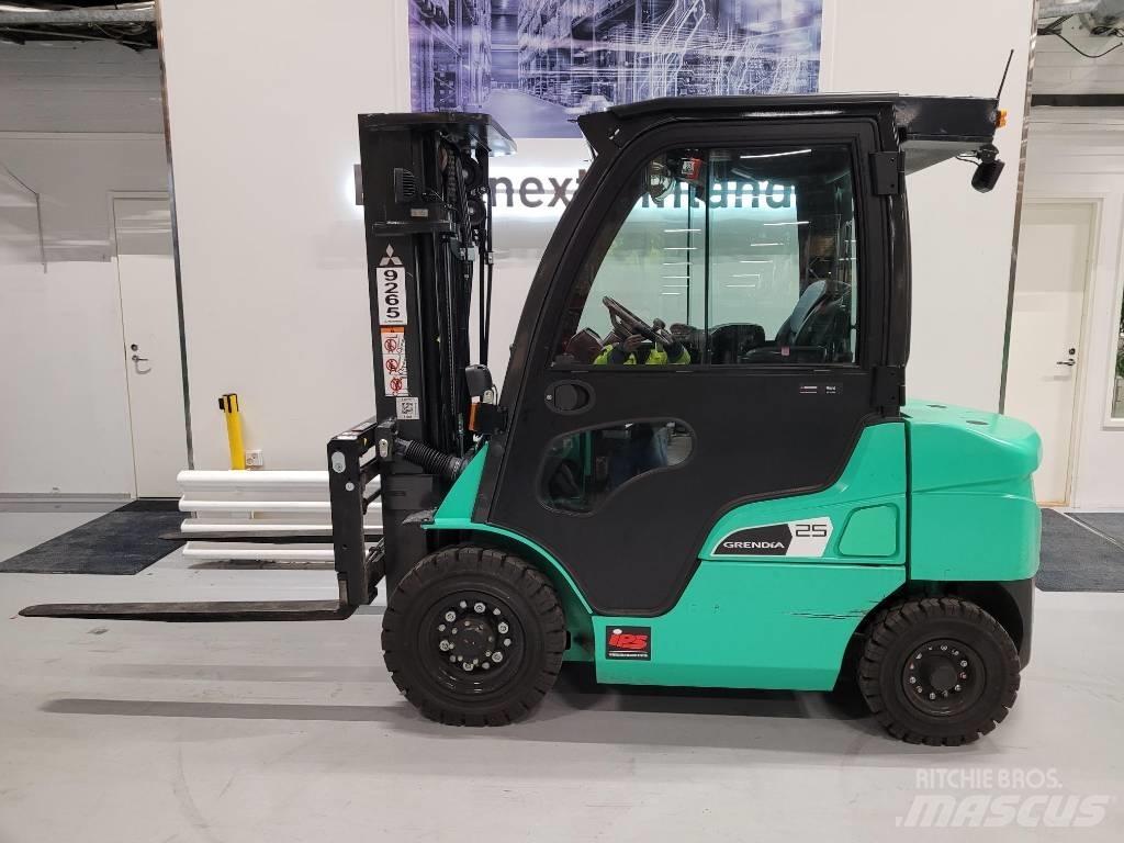 Mitsubishi FD25N3 Dieseltrukit