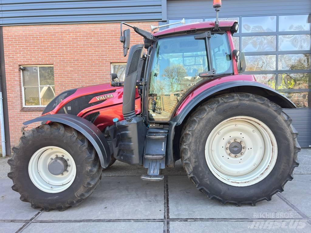 Valtra T 174 Versu Traktorit