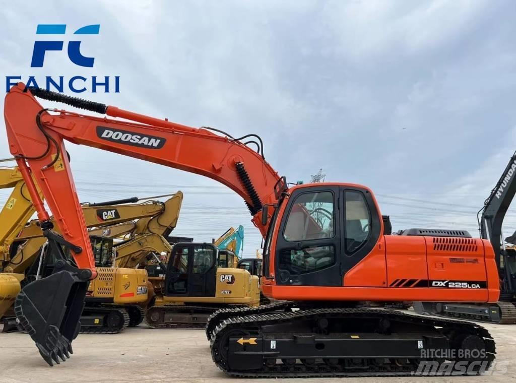 Doosan DX 225 LCA Telakaivukoneet