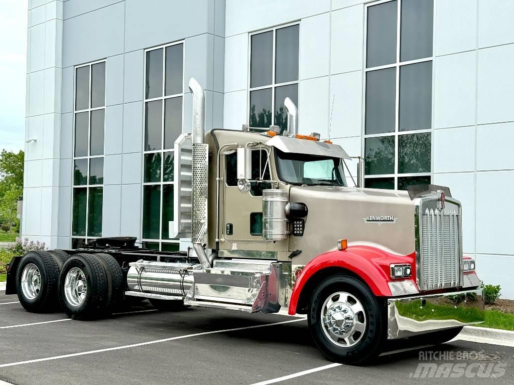 Kenworth W 900 Vetopöytäautot