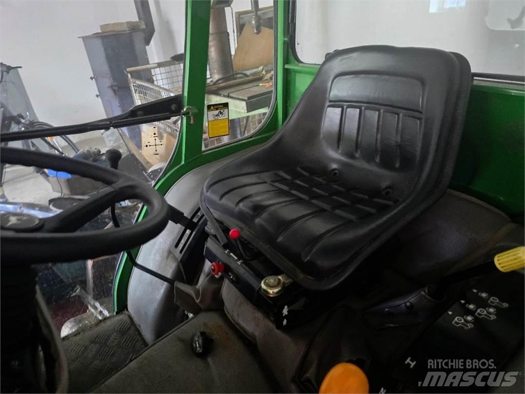 John Deere 4110 Traktorit