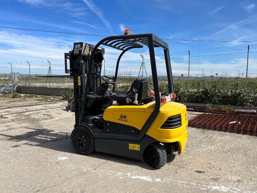 Om-Pimespo XE22 Sähkötrukit