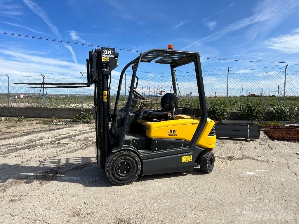 Om-Pimespo XE22 Sähkötrukit