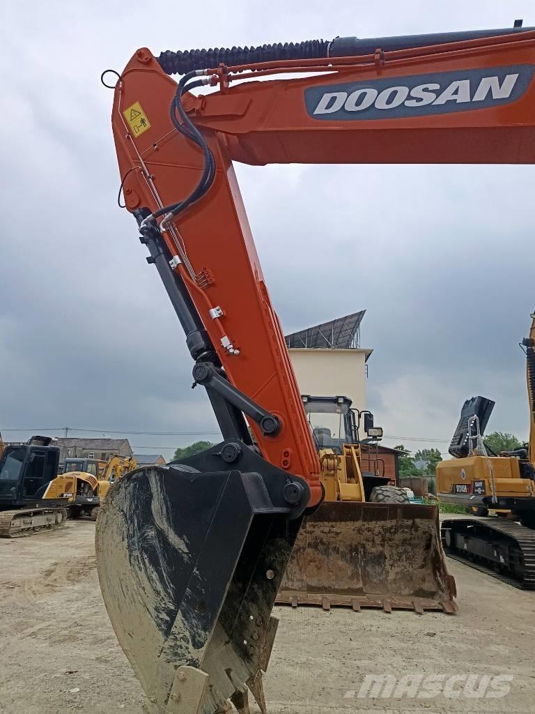 Doosan DX 300 LC Telakaivukoneet