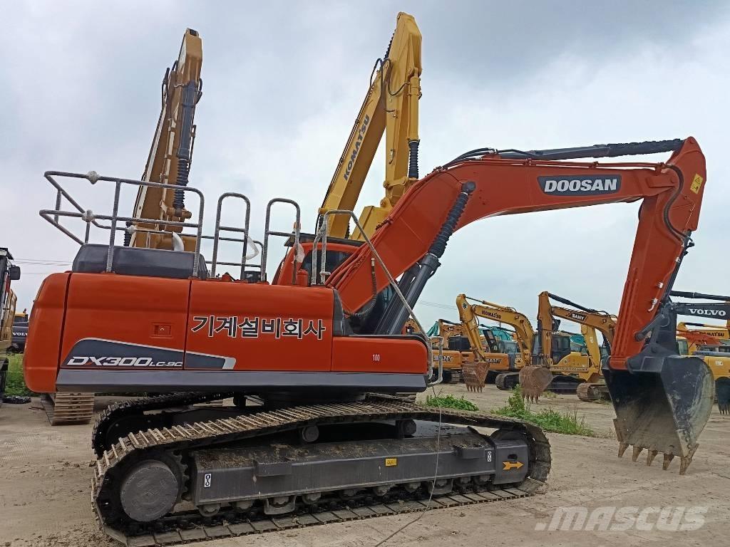 Doosan DX 300 LC Telakaivukoneet