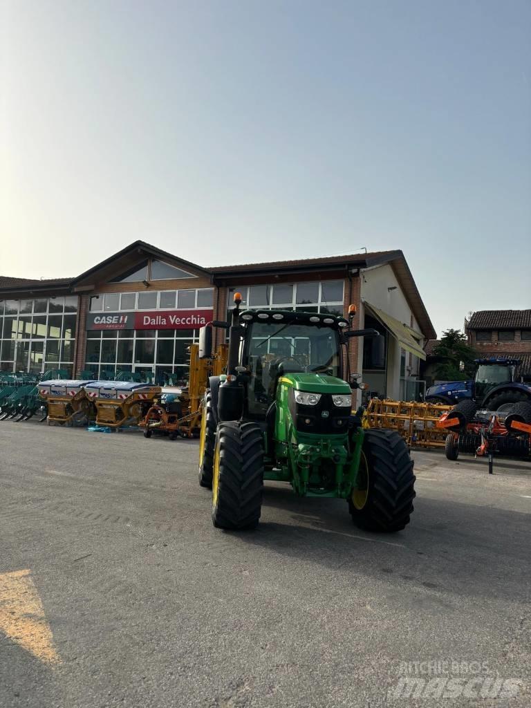 John Deere 6130 R Traktorit
