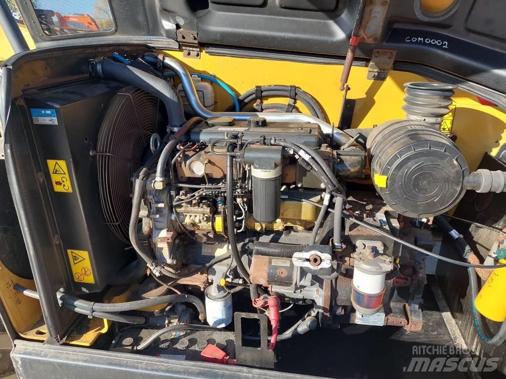CAT TH 407 Kurottajat