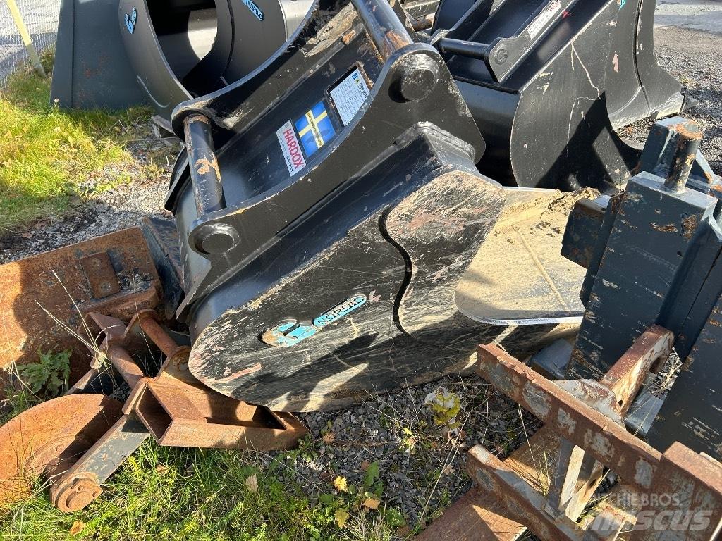 Komatsu PC138US-11E0 Telakaivukoneet