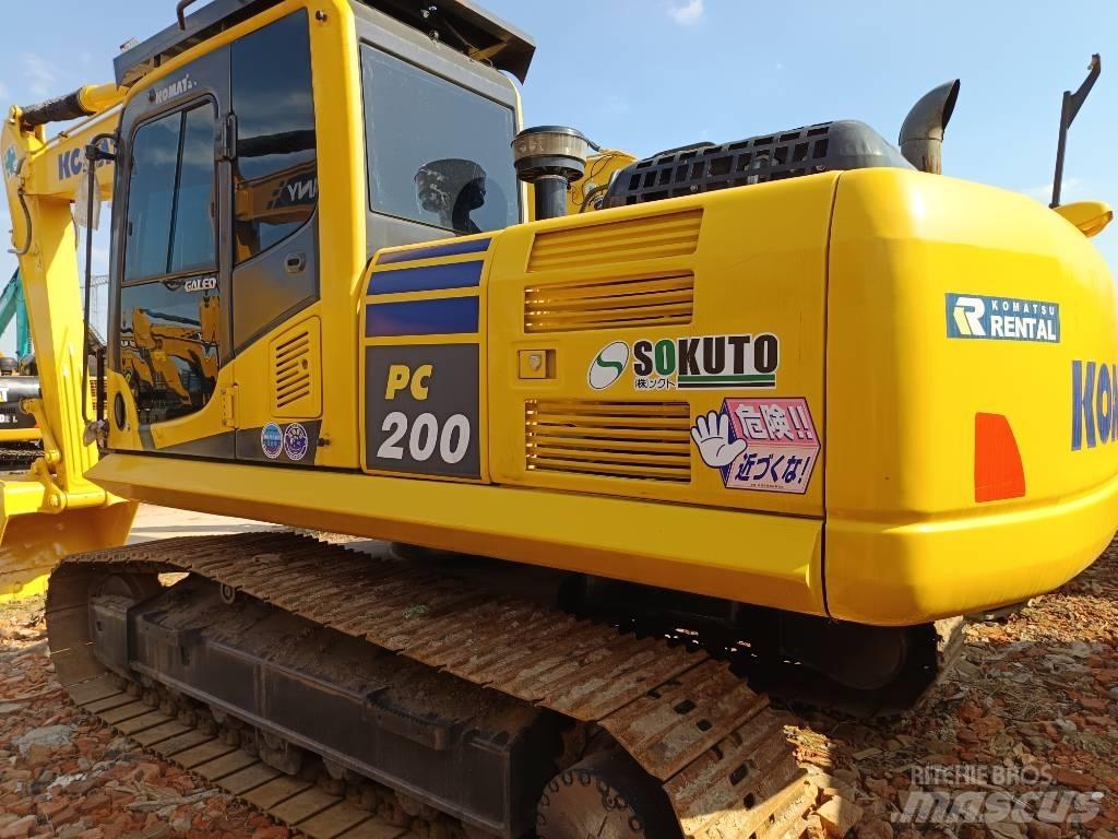 Komatsu PC200 Midikaivukoneet 7t - 12t