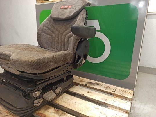 Valtra N 163 chair Ohjaamo ja sisusta