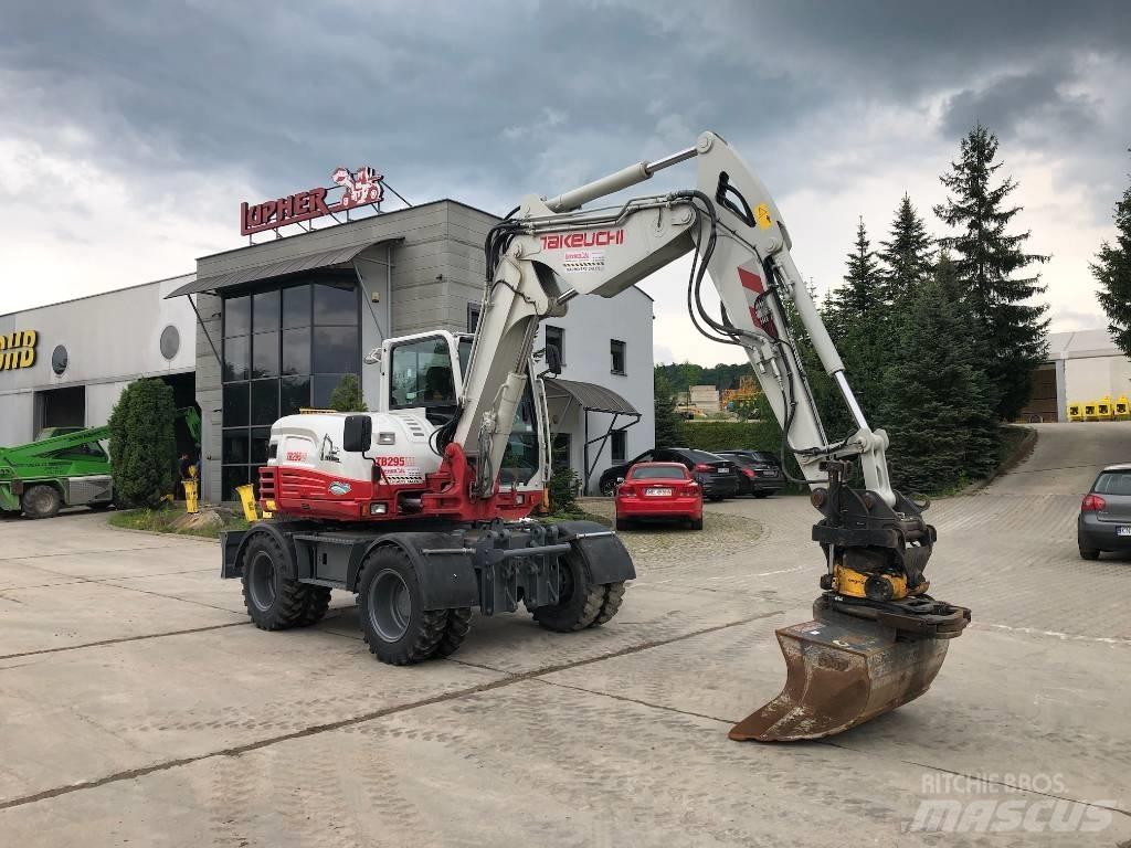 Takeuchi TB295W Pyöräkaivukoneet