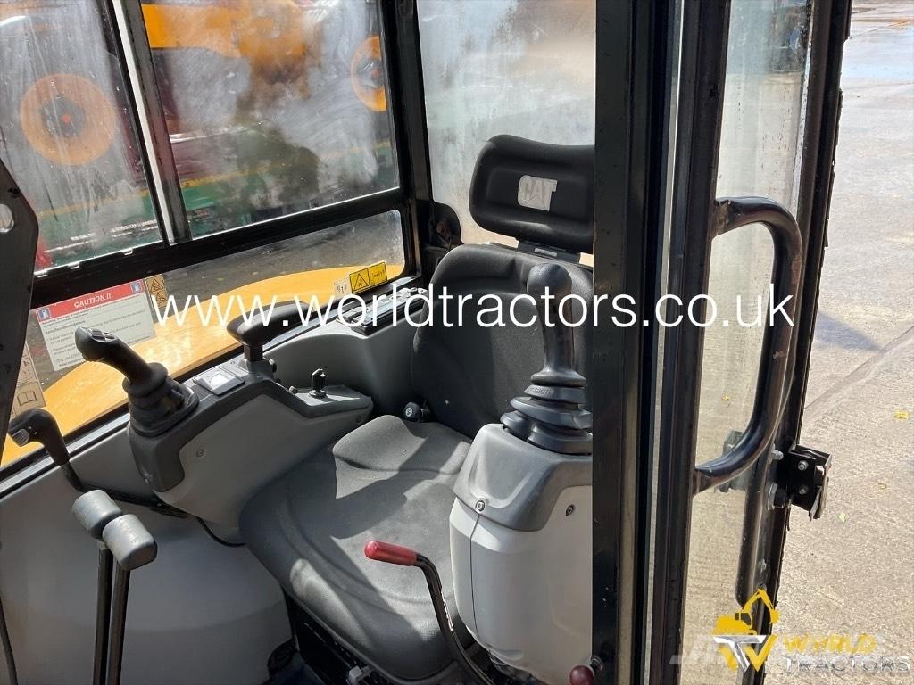 CAT 302.7 D CR Minikaivukoneet < 7t