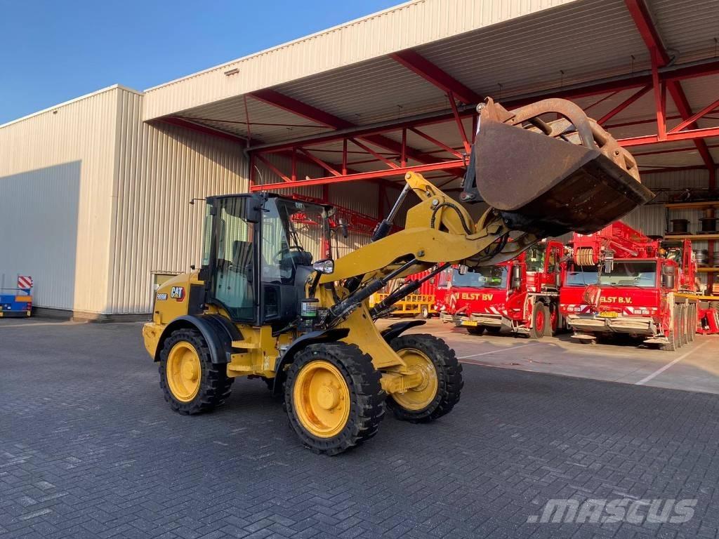 CAT 908M Pyöräkuormaajat