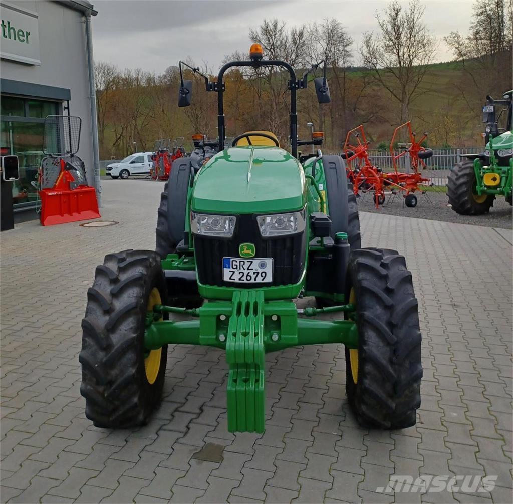 John Deere 5050E Traktorit