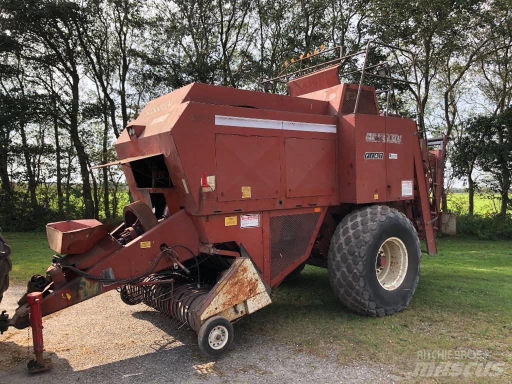 Hesston 4800 Kanttipaalaimet
