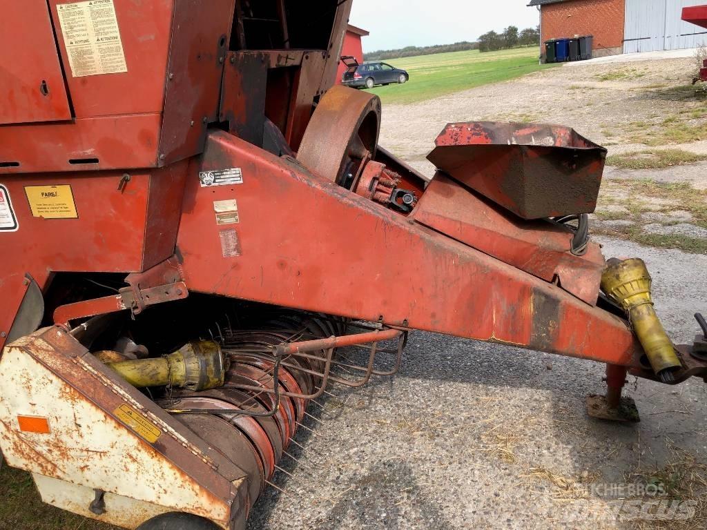 Hesston 4800 Kanttipaalaimet
