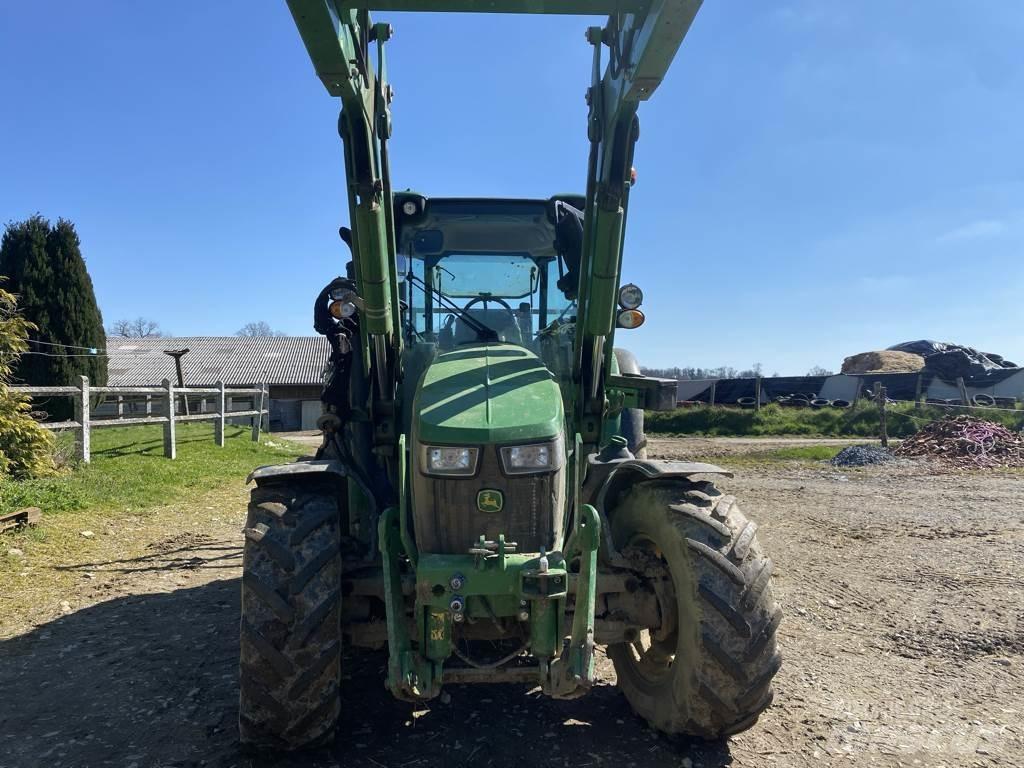 John Deere 5100 R Traktorit