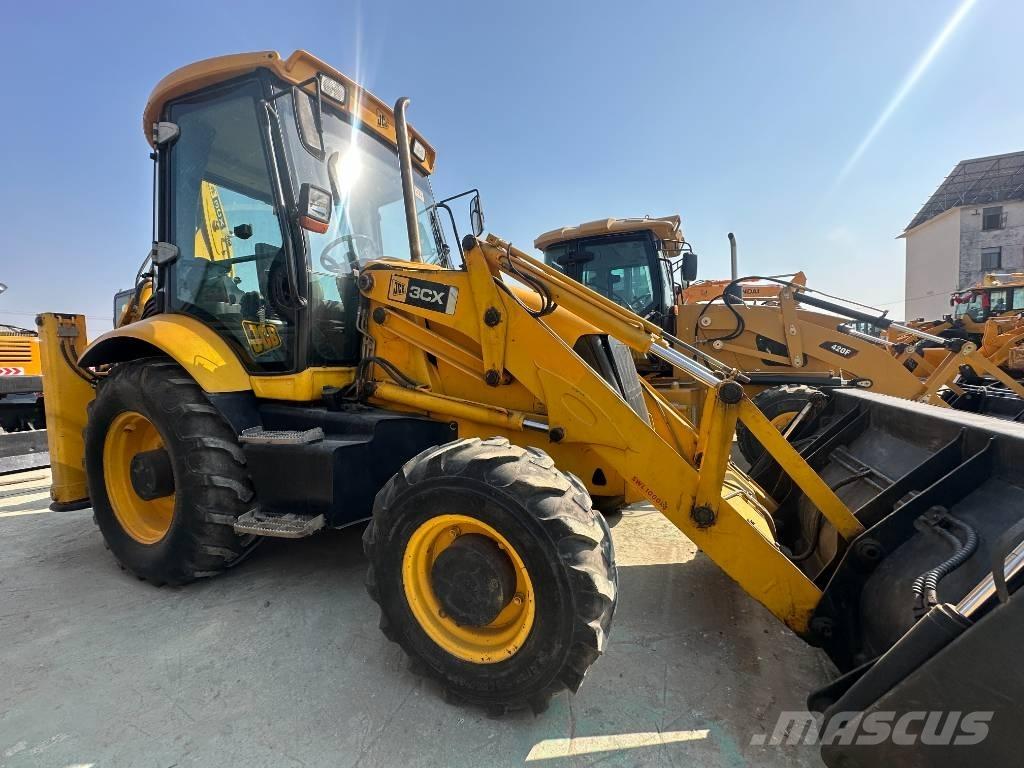 JCB 3 CX Kaivurikuormaajat