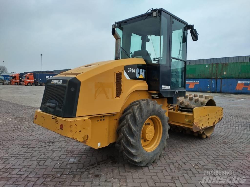 CAT CS CP44 Yksivalssijyrät