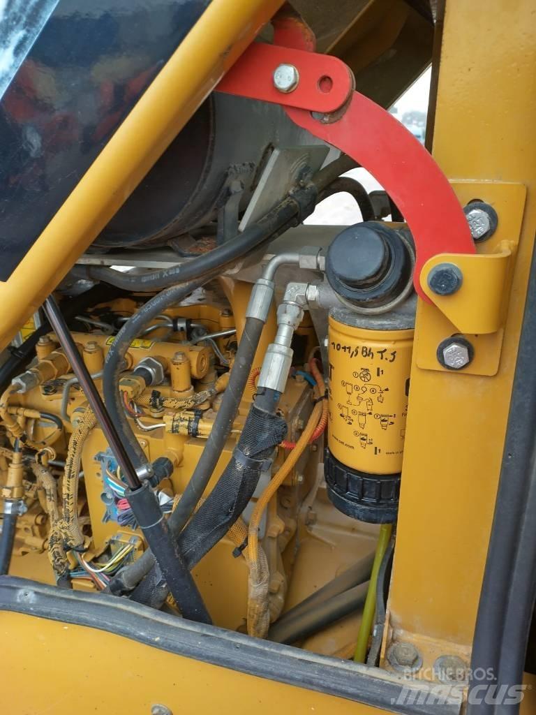 CAT CS CP44 Yksivalssijyrät