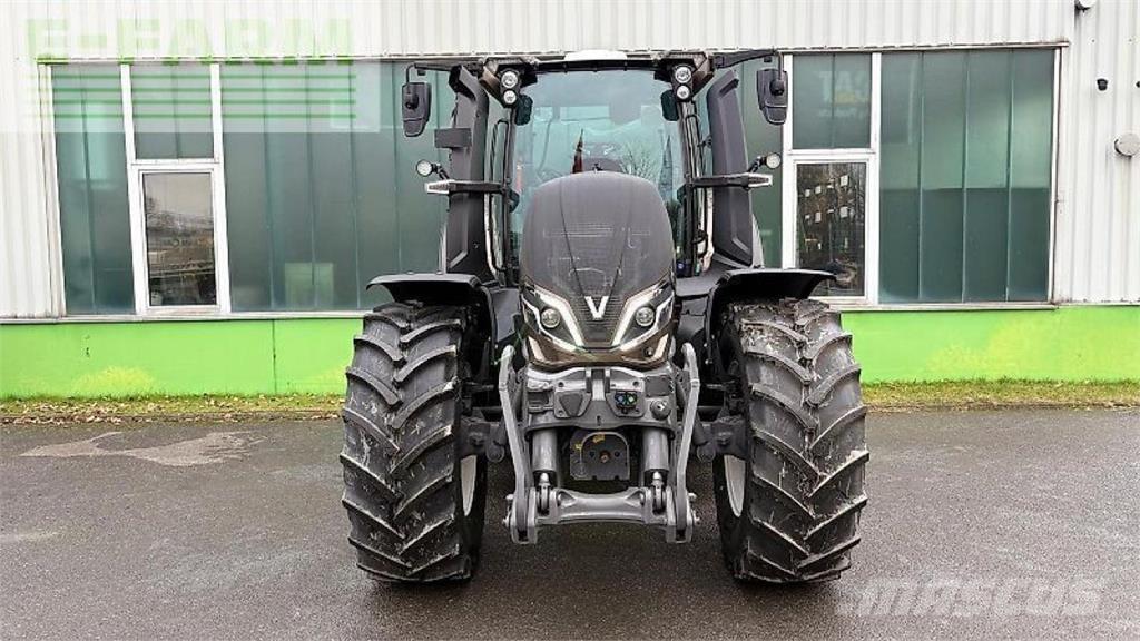 Valtra q 285 Traktorit