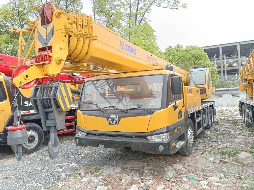 XCMG QY25K5D Mobiilinosturit