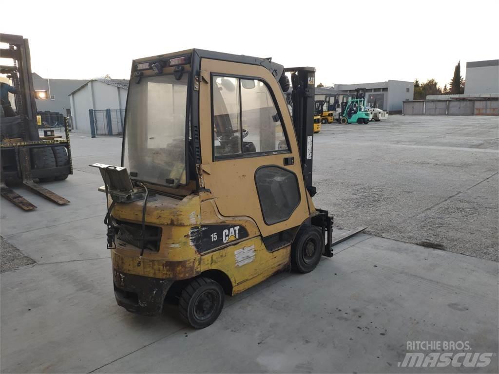 CAT GP15N Nestekaasutrukit