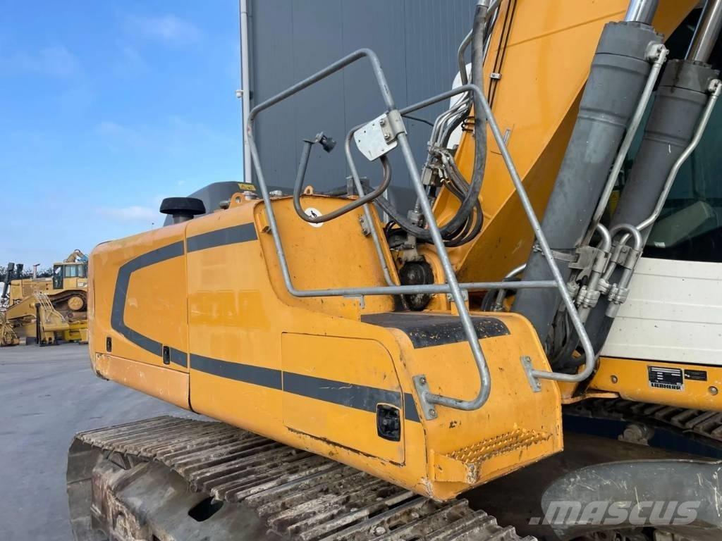 Liebherr R922 SLC Telakaivukoneet