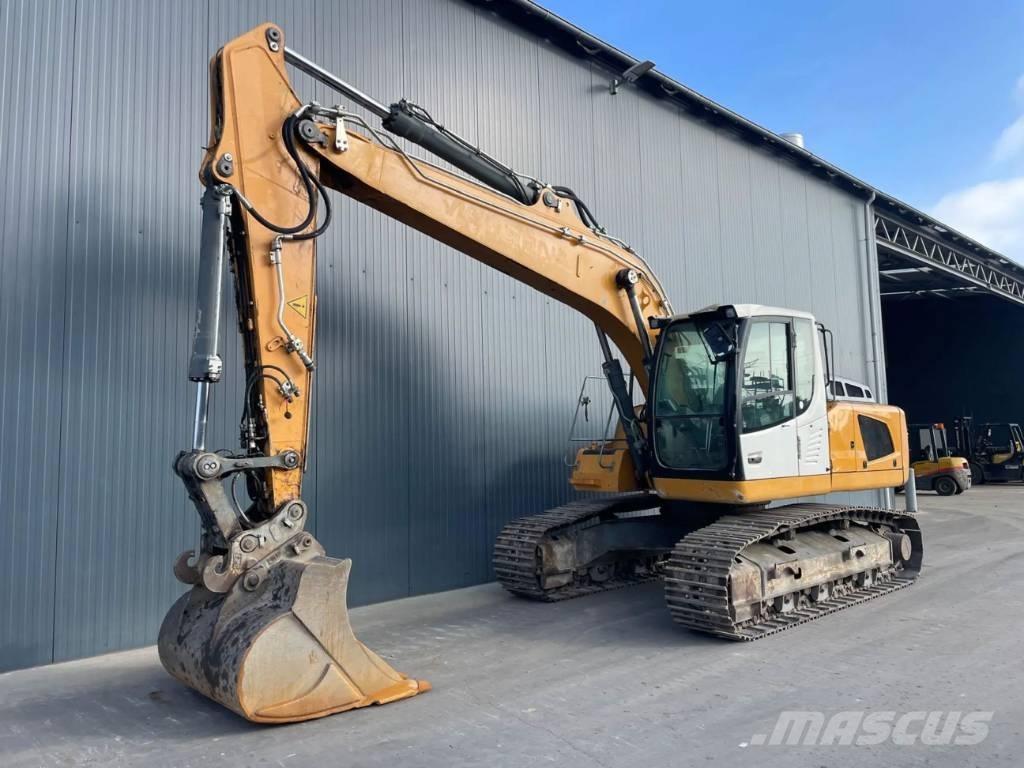 Liebherr R922 SLC Telakaivukoneet