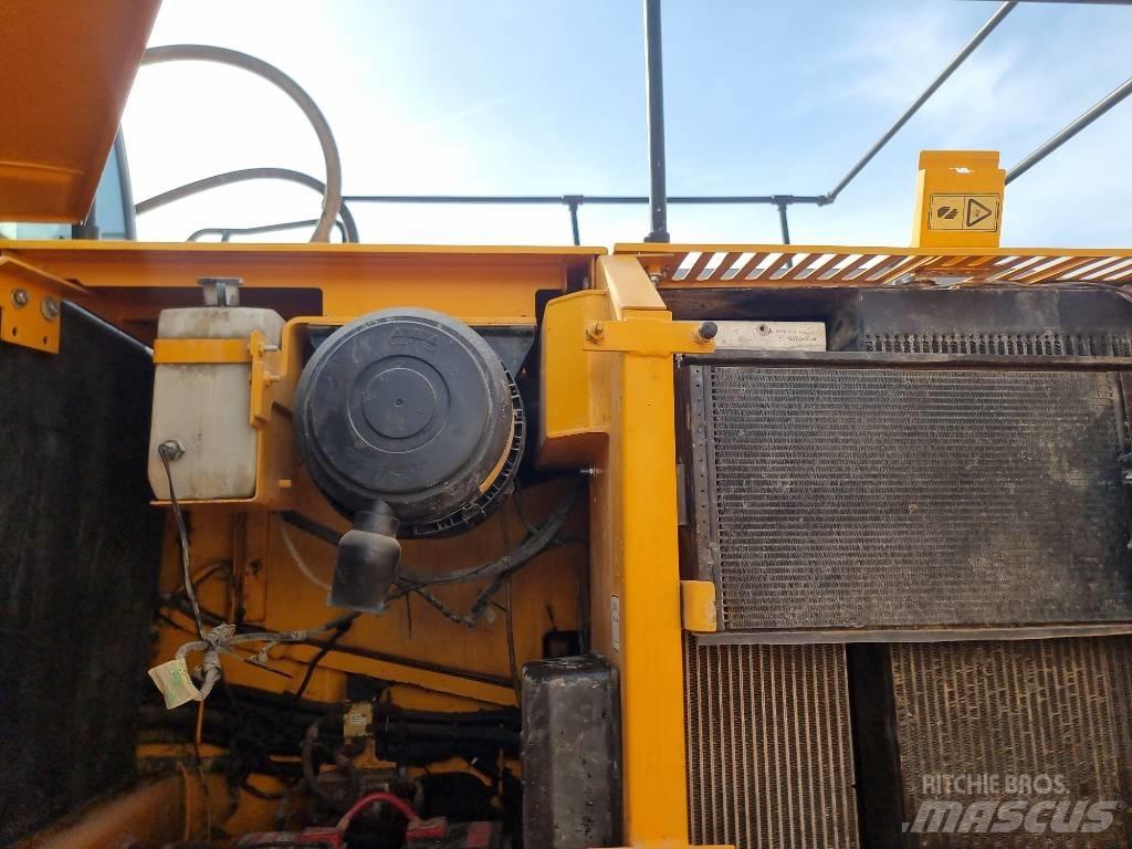 JCB JS 220 LC Telakaivukoneet