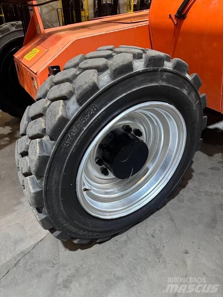 SkyTrak 6042 Kurottajat